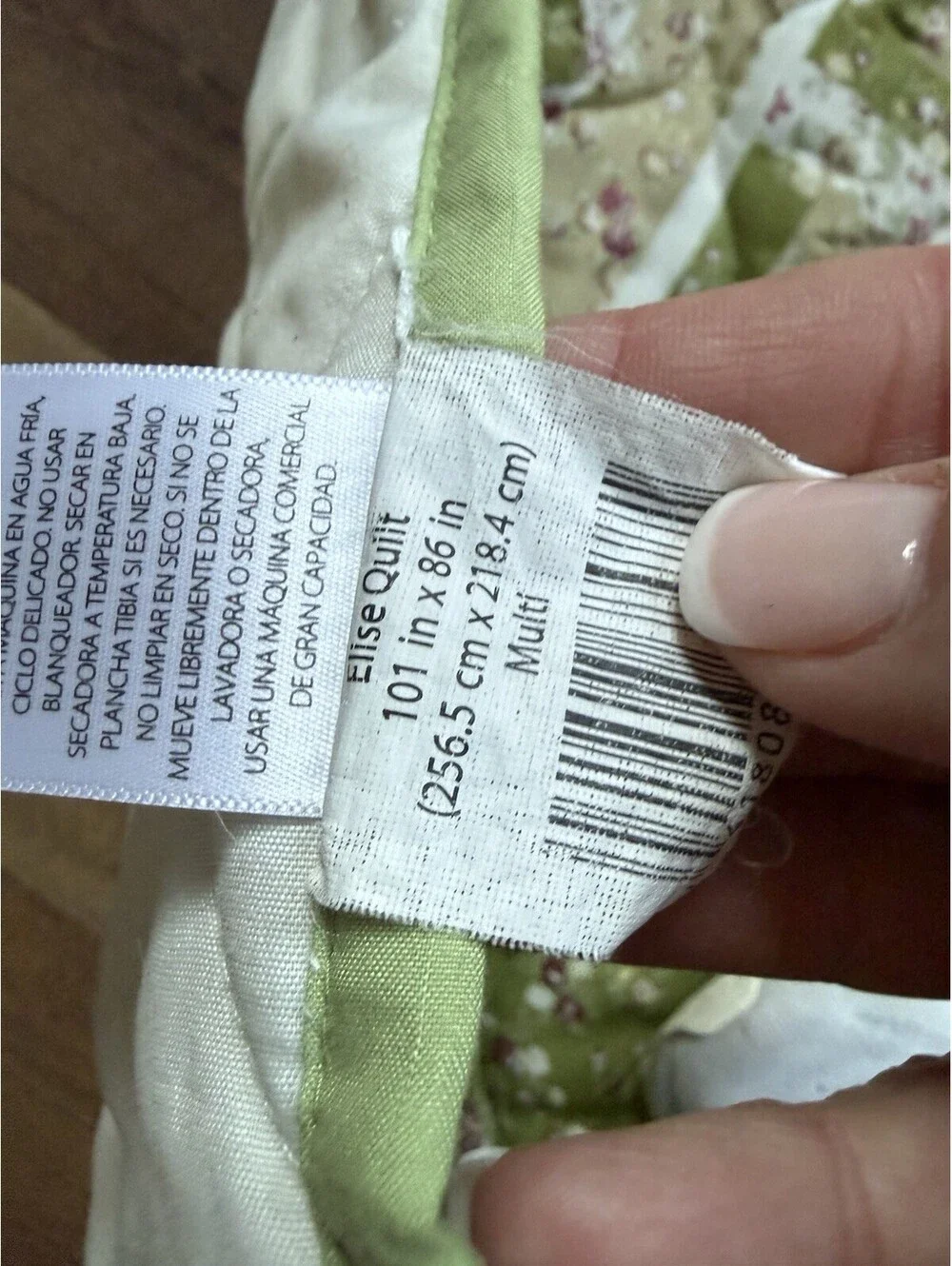 Vtg Full/Queen Floral Quilt, cottagecore, grandmacore, shabby chic bedspread